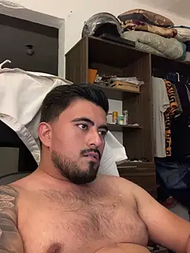 Snapshot of Rubens8866 chatting on 03.21.25 Rubens8866 online show from 03.21.25