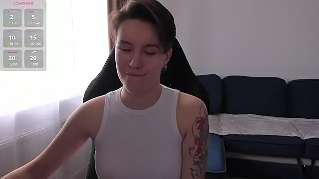 Snapshot of JessieFlower chatting on 10.10.25 JessieFlower online show from 10.10.25