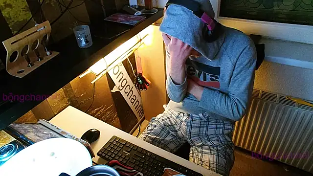 BongChannel online show from 01.08.25