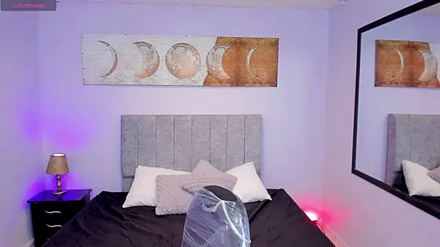 Lana stone  online show from 03.04.25