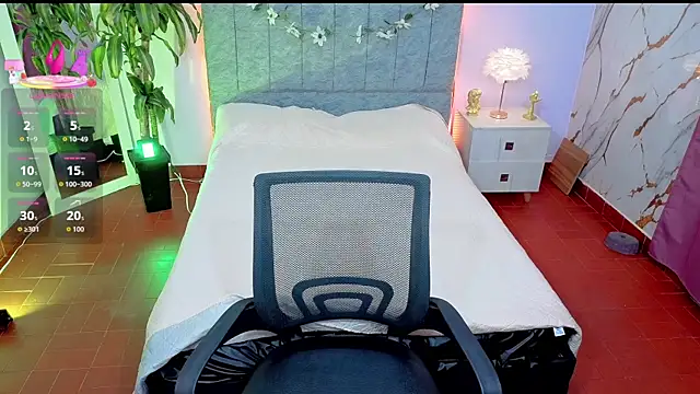 Lana stone  online show from 02.19.26