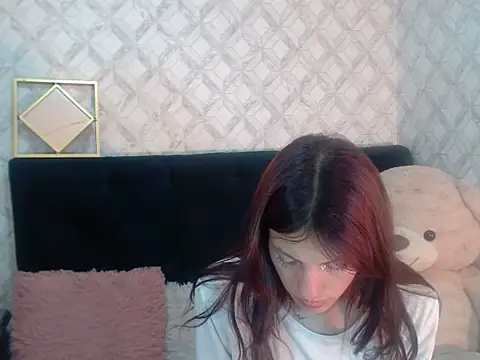 Snapshot of Emma-Wilson chatting on 09.25.25 Emma-Wilson online show from 09.25.25