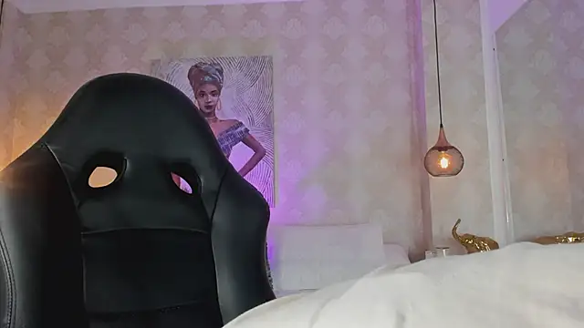 Shantall   online show from 01.18.25