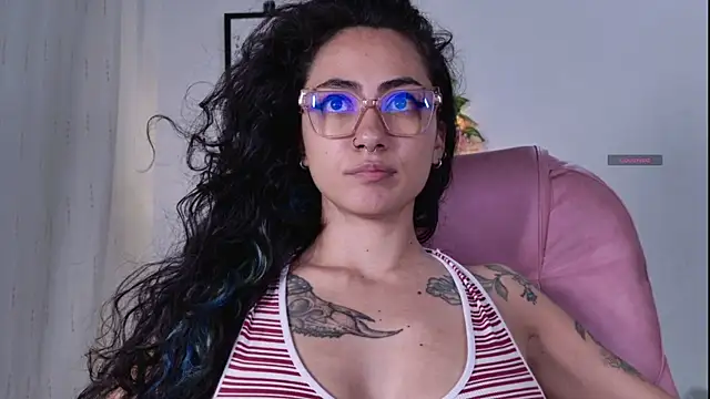 Snapshot of paula_brunette chatting on 07.17.26 paula brunette online show from 07.17.26
