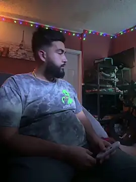 Snapshot of bigdickgio6923 chatting on 11.02.25 bigdickgio6923 online show from 11.02.25