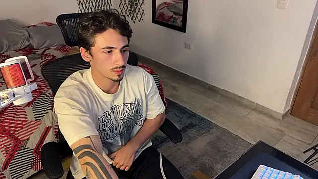 Snapshot of David_Brown18 chatting on 03.20.26 David Brown18 online show from 03.20.26