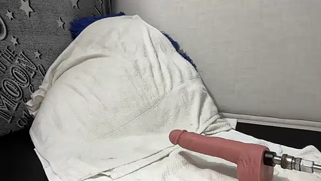 Snapshot of dominic_brandd23 chatting on 11.04.25 dominic brandd23 online show from 11.04.25