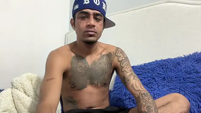 Snapshot of dominic_brandd23 chatting on 11.25.25 dominic brandd23 online show from 11.25.25