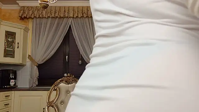 TUNDEROSE1 online show from 02.10.25