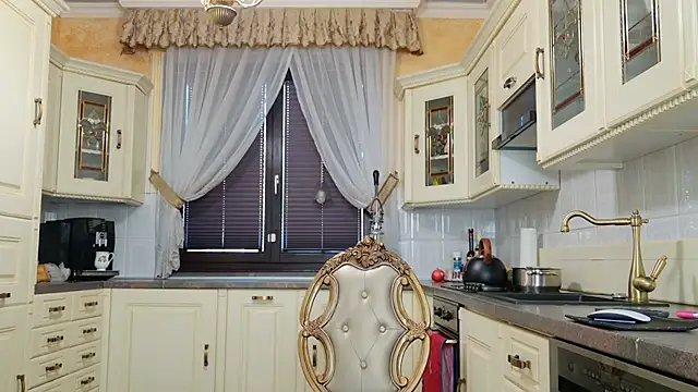 TUNDEROSE1 online show from 02.19.25