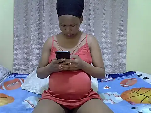 Snapshot of sweet_love002 chatting on 01.12.25 sweet love002 online show from 01.12.25