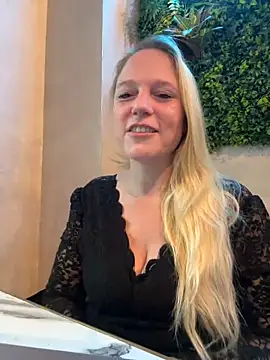 MoniqueLaFee online show from 01.09.25