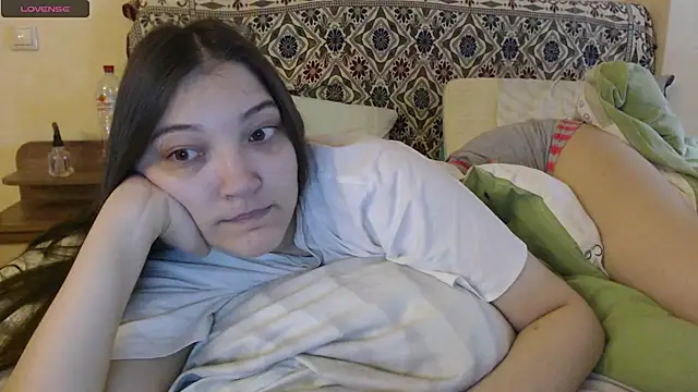 Snapshot of AlisaDevis chatting on 11.02.25 AlisaDevis online show from 11.02.25