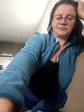 KristenVega online show from 10.29.25