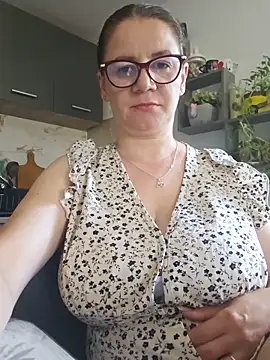 Snapshot of KristenVega chatting on 06.17.26 KristenVega online show from 06.17.26