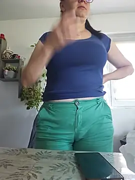 Snapshot of KristenVega chatting on 07.29.26 KristenVega online show from 07.29.26