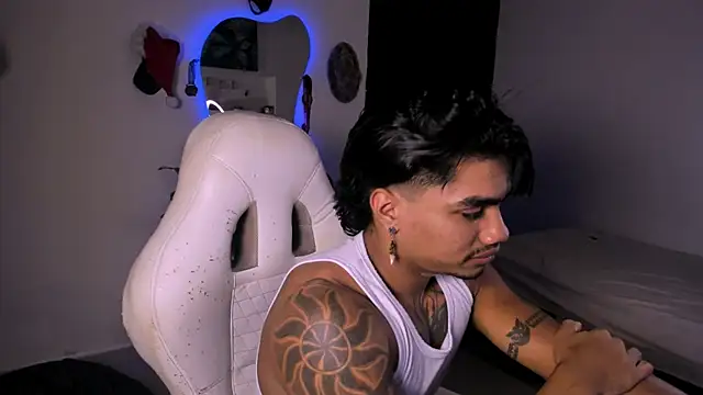 Young laroi online show from 12.15.24