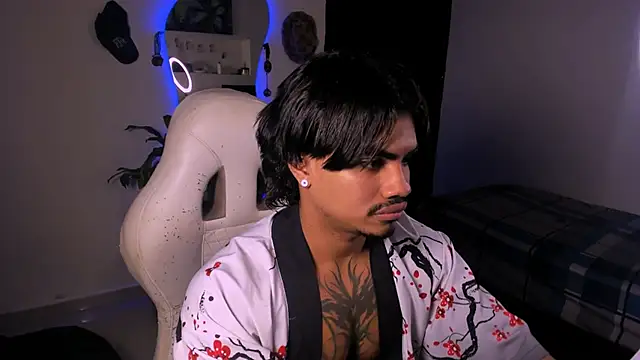 Young laroi online show from 12.31.24