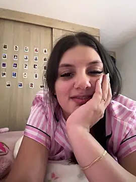 Snapshot of EmilyS__ chatting on 03.19.25 EmilyS   online show from 03.19.25