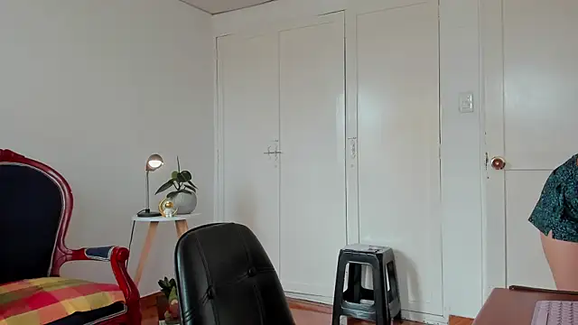 cuddlingbunny online show from 12.12.24