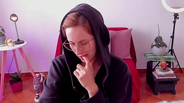 cuddlingbunny online show from 12.24.24