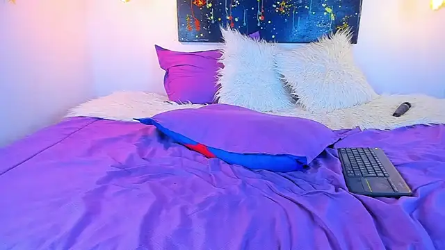 cloe bridgee online show from 01.04.25