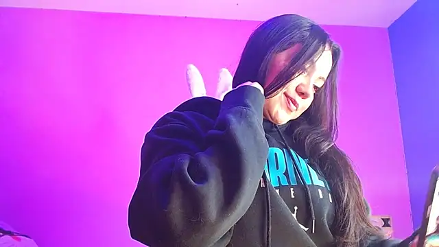 Snapshot of Isa-Jones chatting on 10.14.25 Isa-Jones online show from 10.14.25