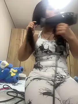 Snapshot of Isa-Jones chatting on 12.14.25 Isa-Jones online show from 12.14.25