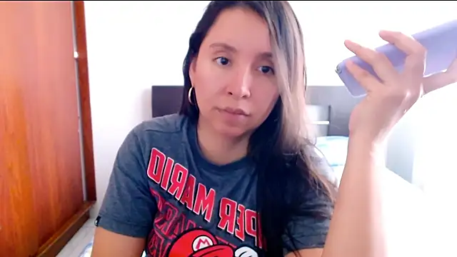 emely sexx20 online show from 02.03.25