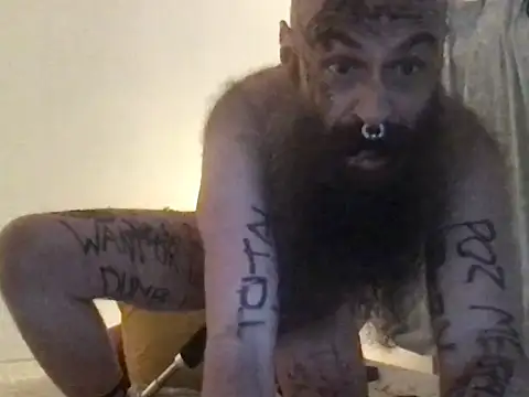 Snapshot of JunkieShitPig chatting on 03.22.25 JunkieShitPig online show from 03.22.25