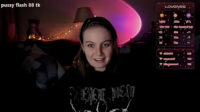 Snapshot of _wikki_ chatting on 01.31.25 wikki online show from 01.31.25