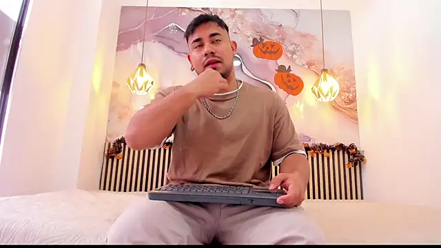 BrianMalonee online show from 11.04.25