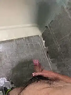 Snapshot of leocardenaz chatting on 04.04.26 leocardenaz online show from 04.04.26