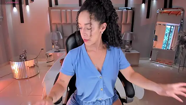 AlessaRomero online show from 05.20.26