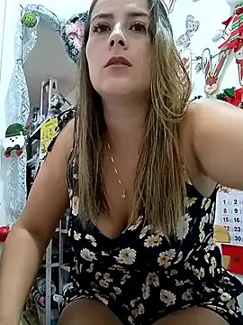 Snapshot of Rousse92 chatting on 12.17.24 Rousse92 online show from 12.17.24