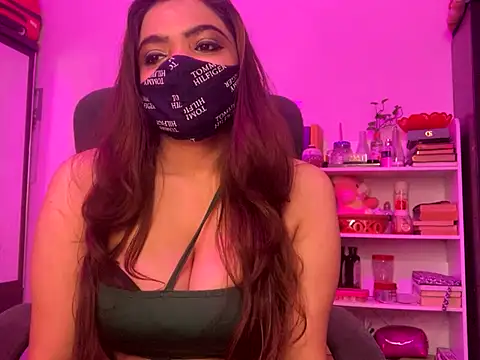 Snapshot of Fantastic_ruby chatting on 11.24.25 Fantastic ruby online show from 11.24.25