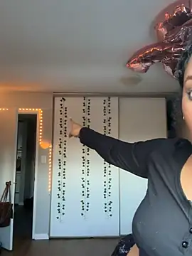 Your Paris online show from 03.11.25