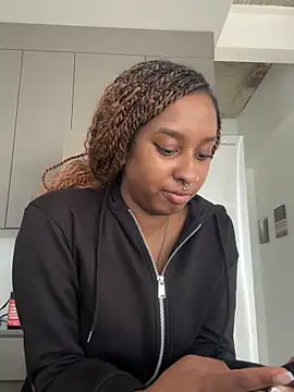 Your Paris online show from 09.26.25