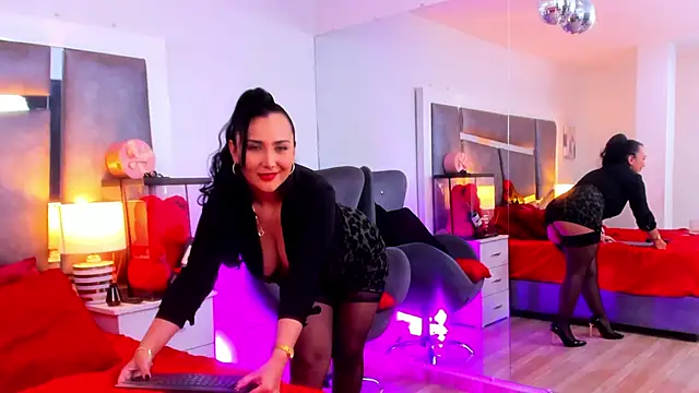 Evangeline Taylorr online show from 02.28.25