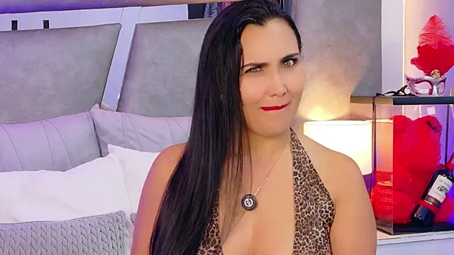 Evangeline Taylorr online show from 11.05.25