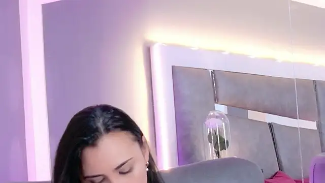 Evangeline Taylorr online show from 06.24.26
