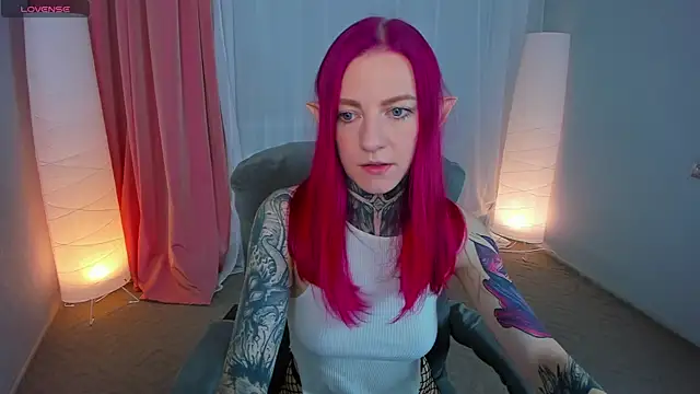 Snapshot of Roxy_____ chatting on 02.21.25 Roxy online show from 02.21.25