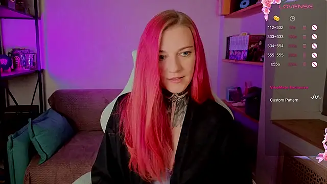 Snapshot of Roxy_____ chatting on 10.05.25 Roxy online show from 10.05.25