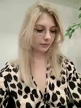 Snapshot of Amitiel_Angel chatting on 01.17.25 Amitiel Angel online show from 01.17.25