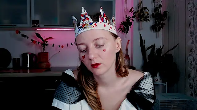 Snapshot of Elly_Helly chatting on 10.31.25 Elly Helly online show from 10.31.25