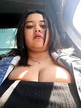 Snapshot of Cristal__04 chatting on 01.21.25 Cristal 04 online show from 01.21.25