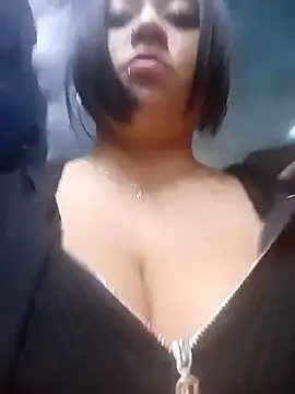 Snapshot of Cristal__04 chatting on 02.25.25 Cristal 04 online show from 02.25.25