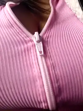 Snapshot of Cristal__04 chatting on 09.20.25 Cristal 04 online show from 09.20.25