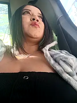 Snapshot of Cristal__04 chatting on 09.25.25 Cristal 04 online show from 09.25.25