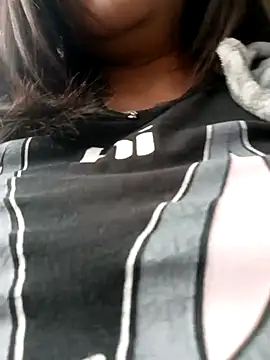 Snapshot of Cristal__04 chatting on 10.04.25 Cristal 04 online show from 10.04.25